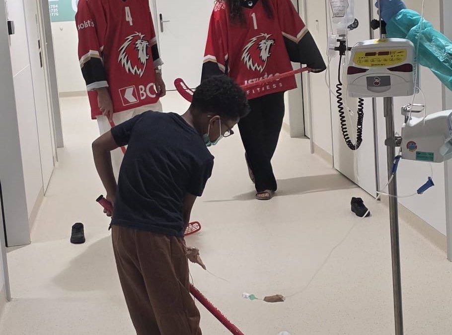 Les ambassadeurs du LHC à la rencontre des jeunes patients